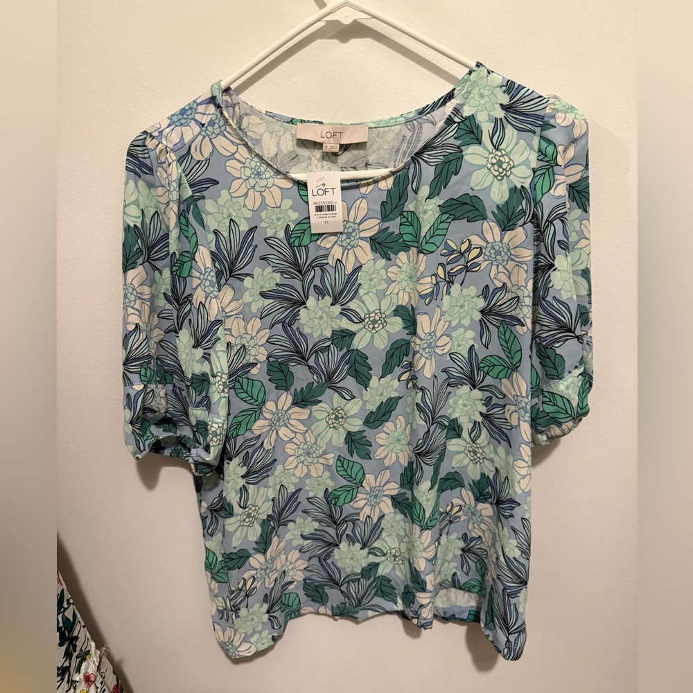 NWT LOFT Women's Floral Blue Top medium